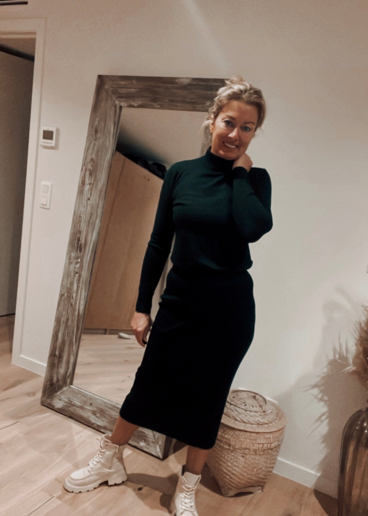 Leci black skirt