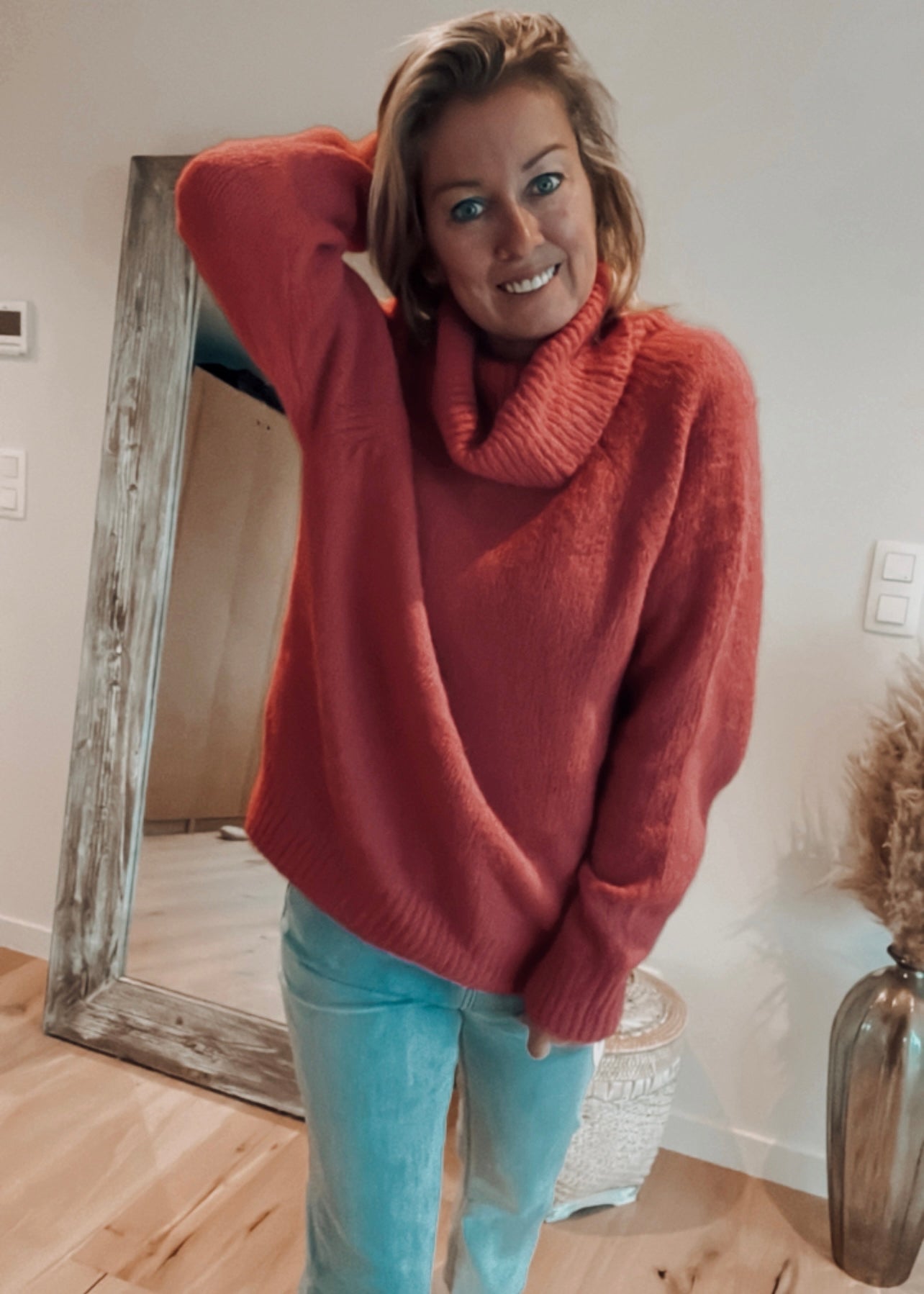 Nox Fushia sweater