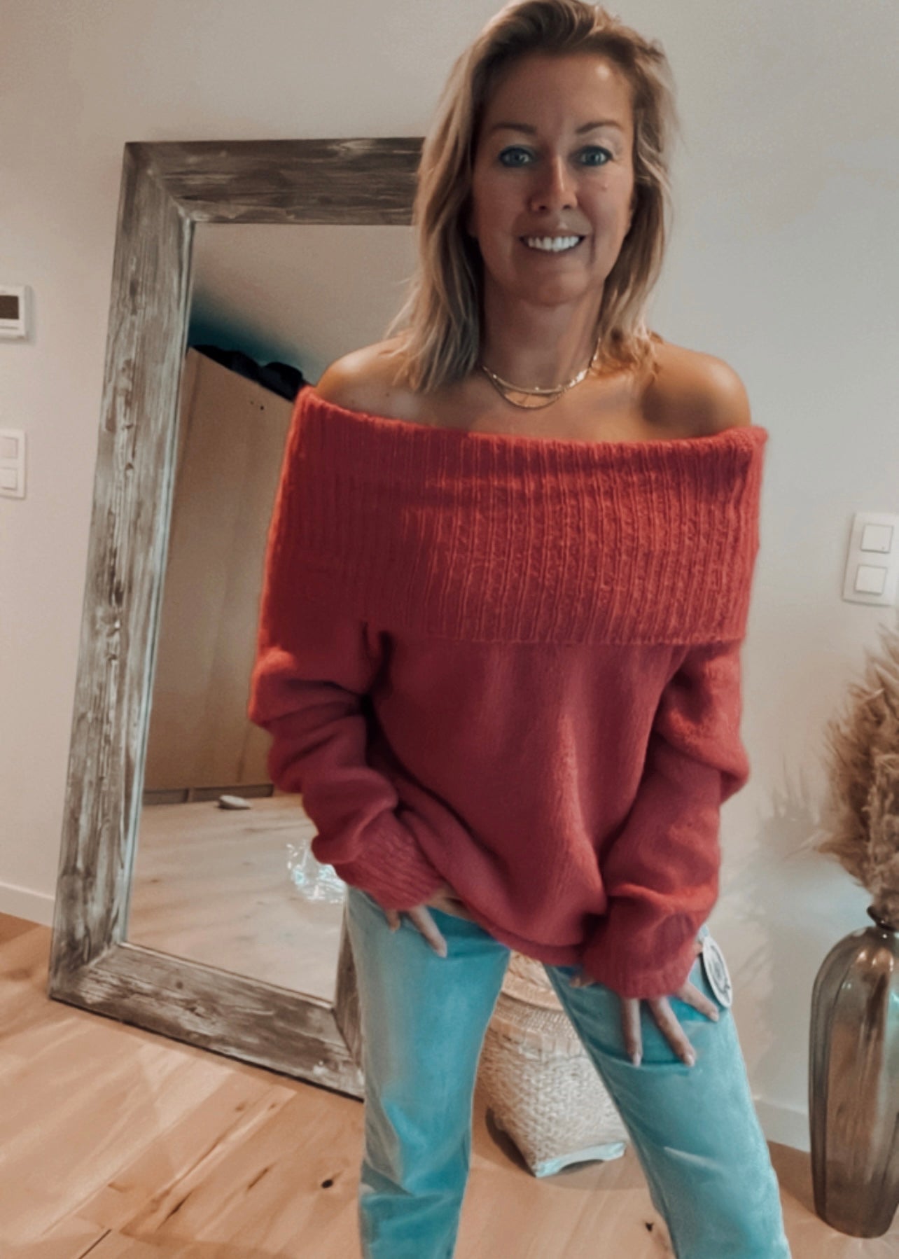 Nox Fushia sweater