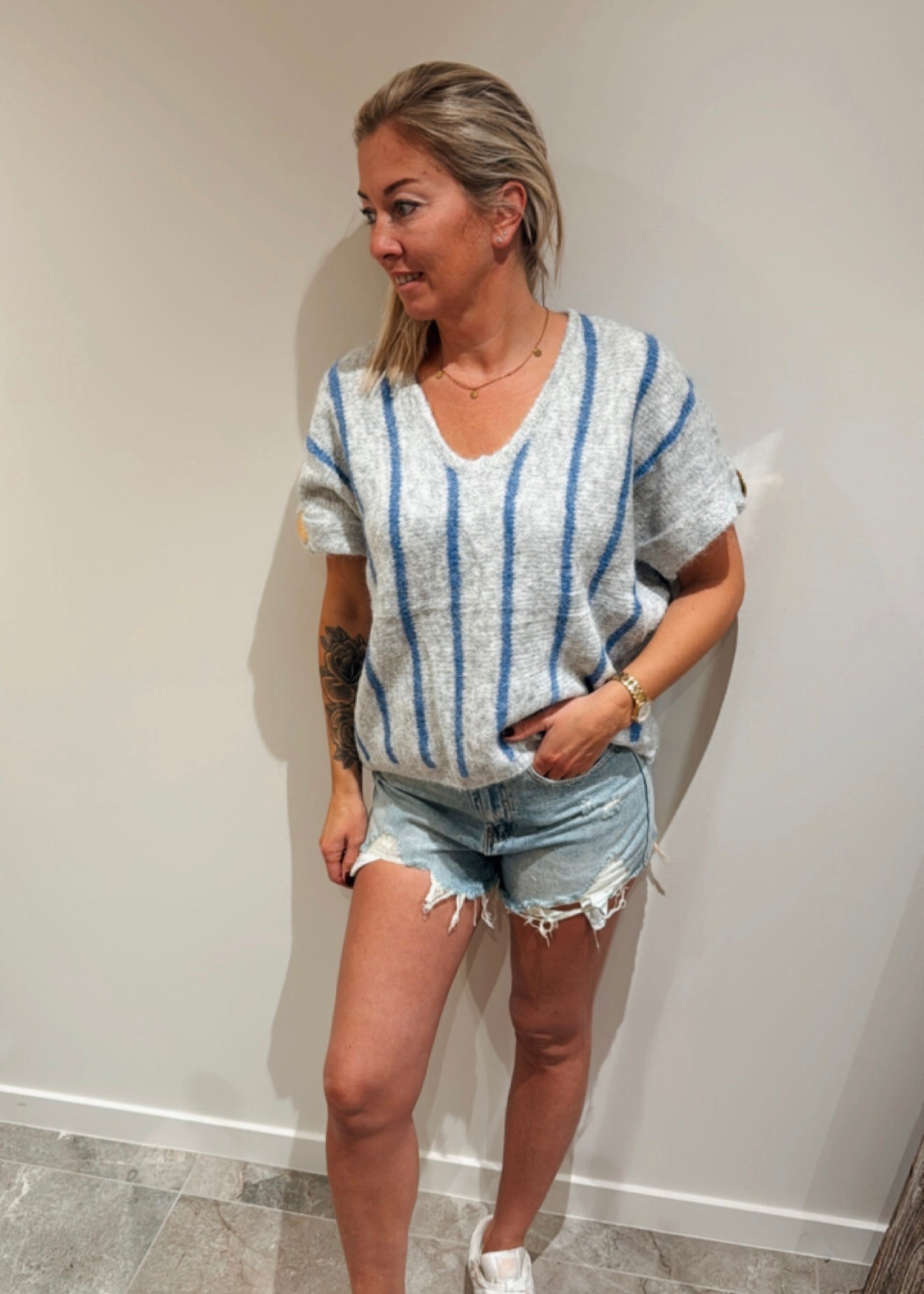 SHORT BLUE