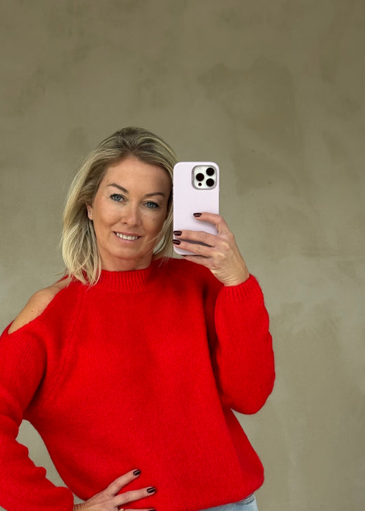 Open shoulder pull Red