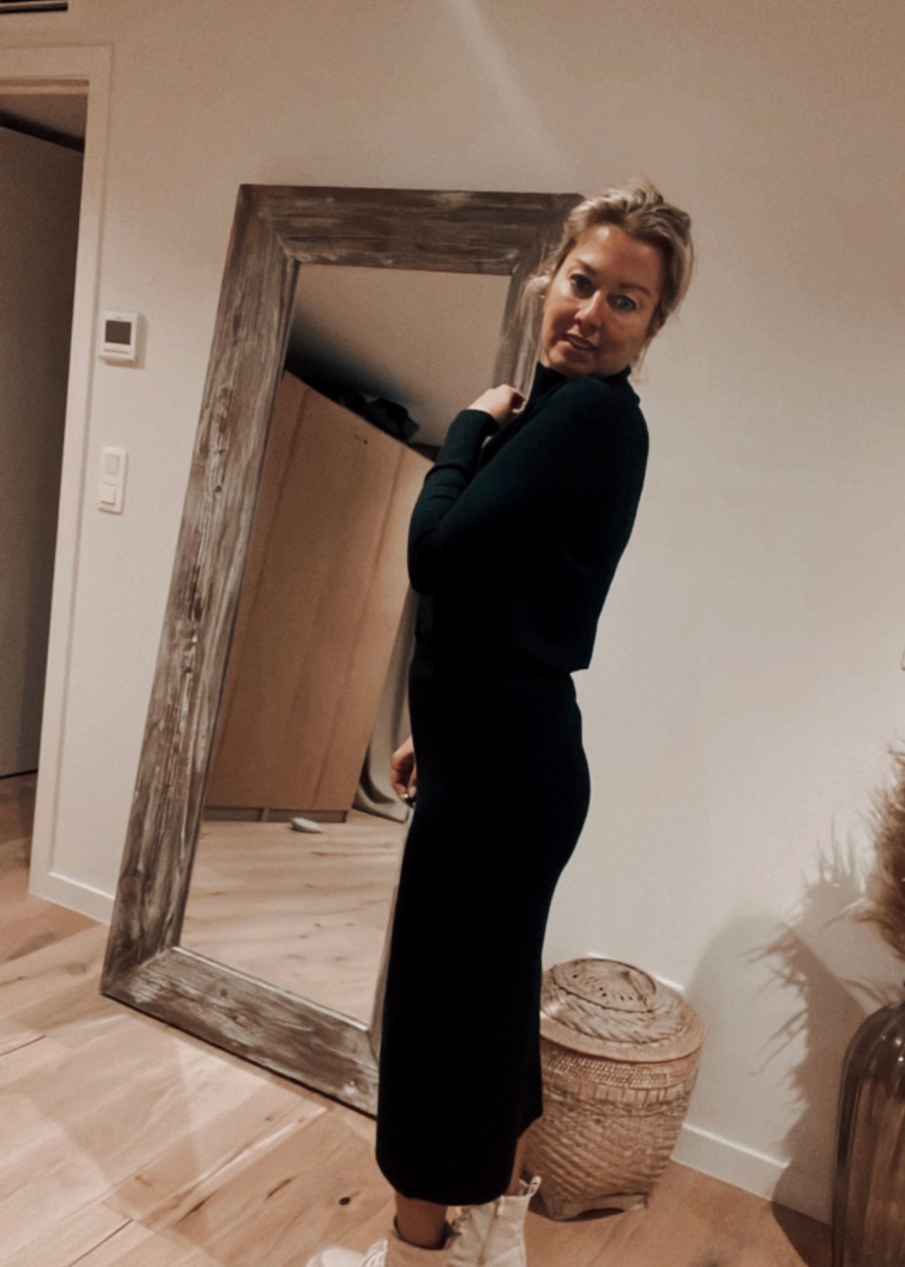 Leci black skirt