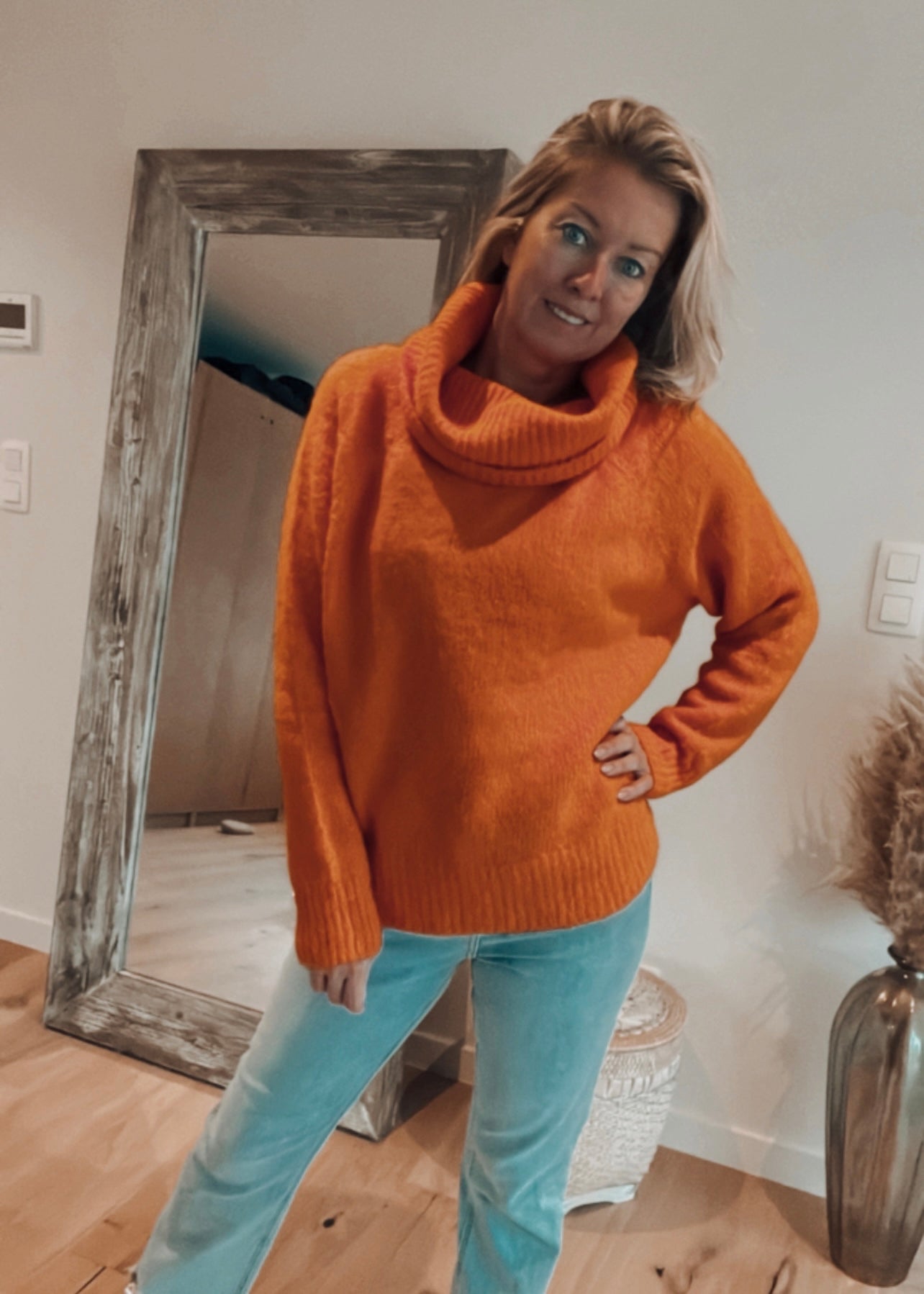 Nox Orange sweater