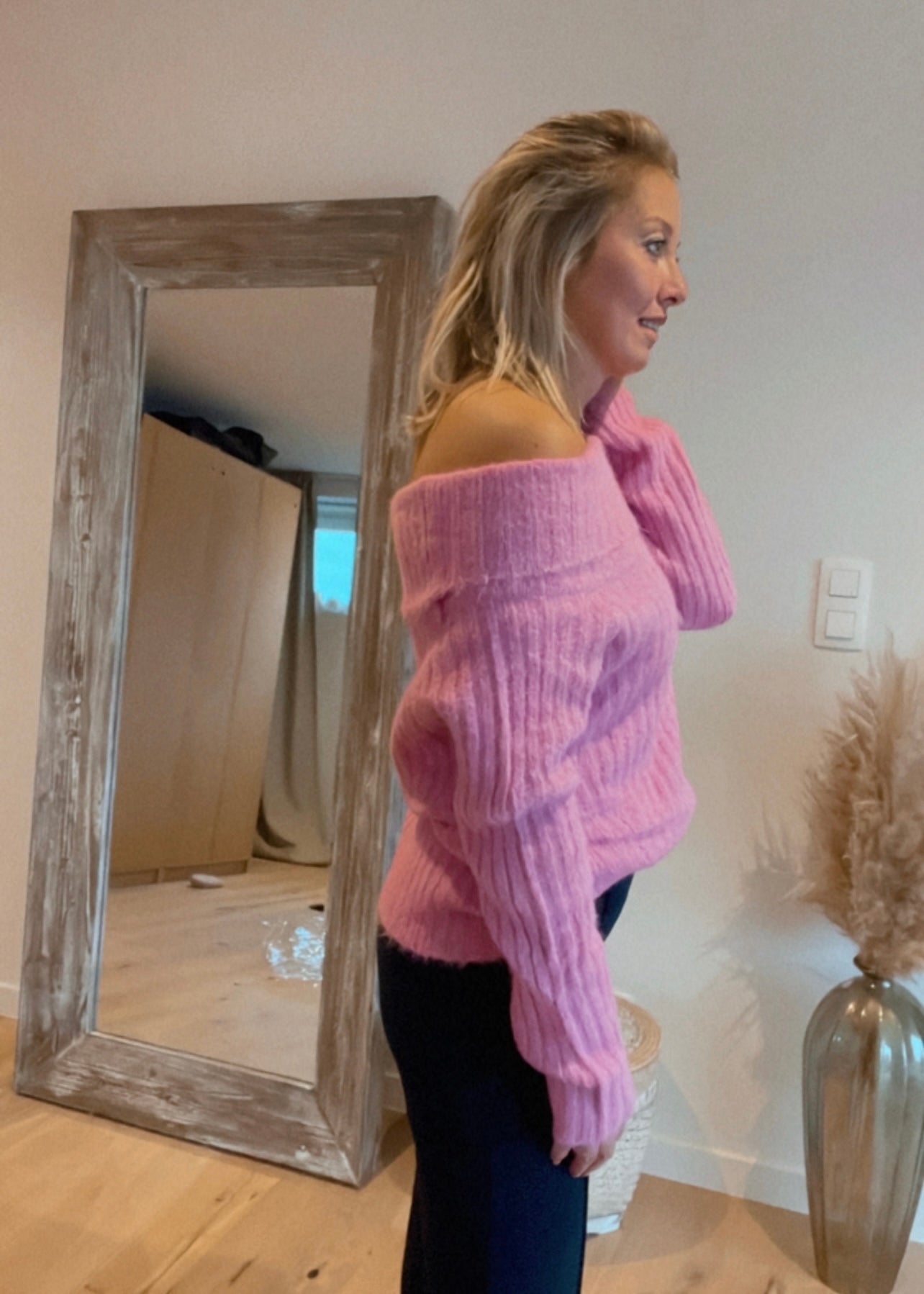 Nox pink sweater