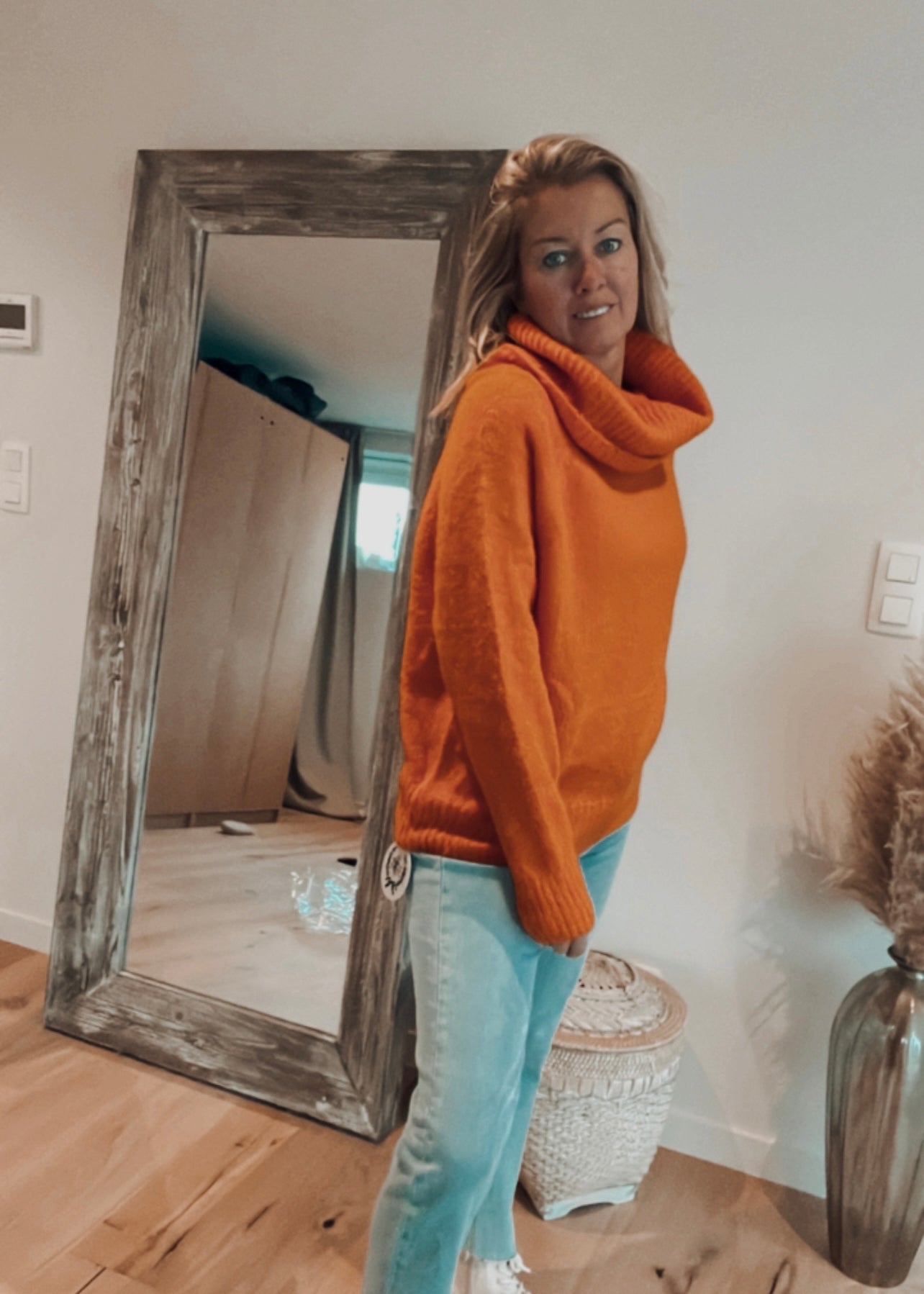 Nox Orange sweater