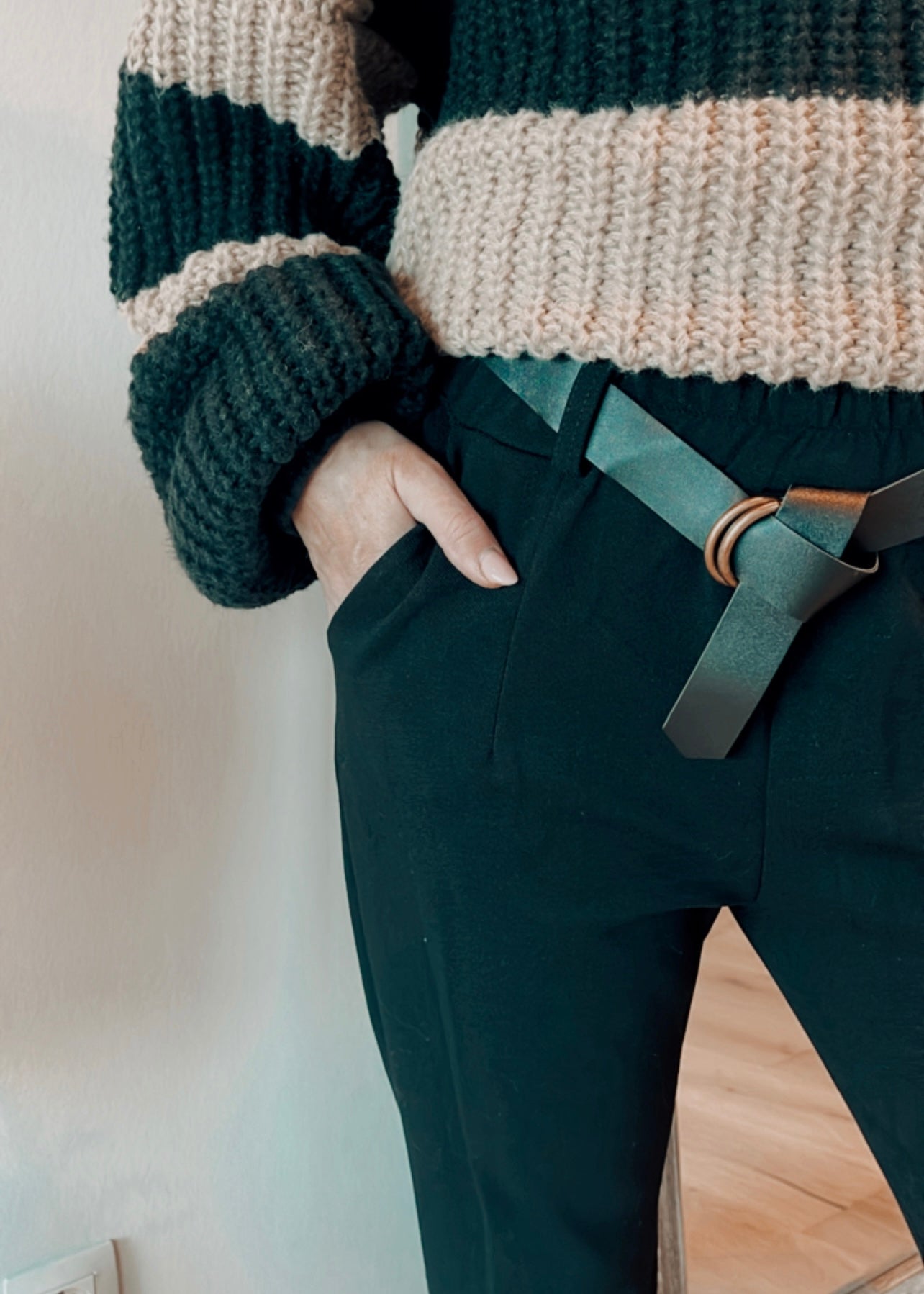 Klassieke zwarte broek met riem