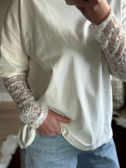 T-shirt met kanten mouw TU