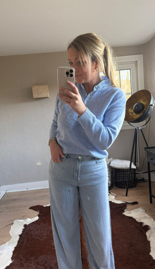 Trui met kraag lichtblauw