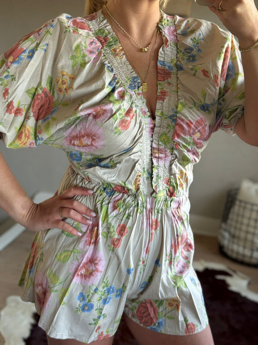 Floral playsuit beige