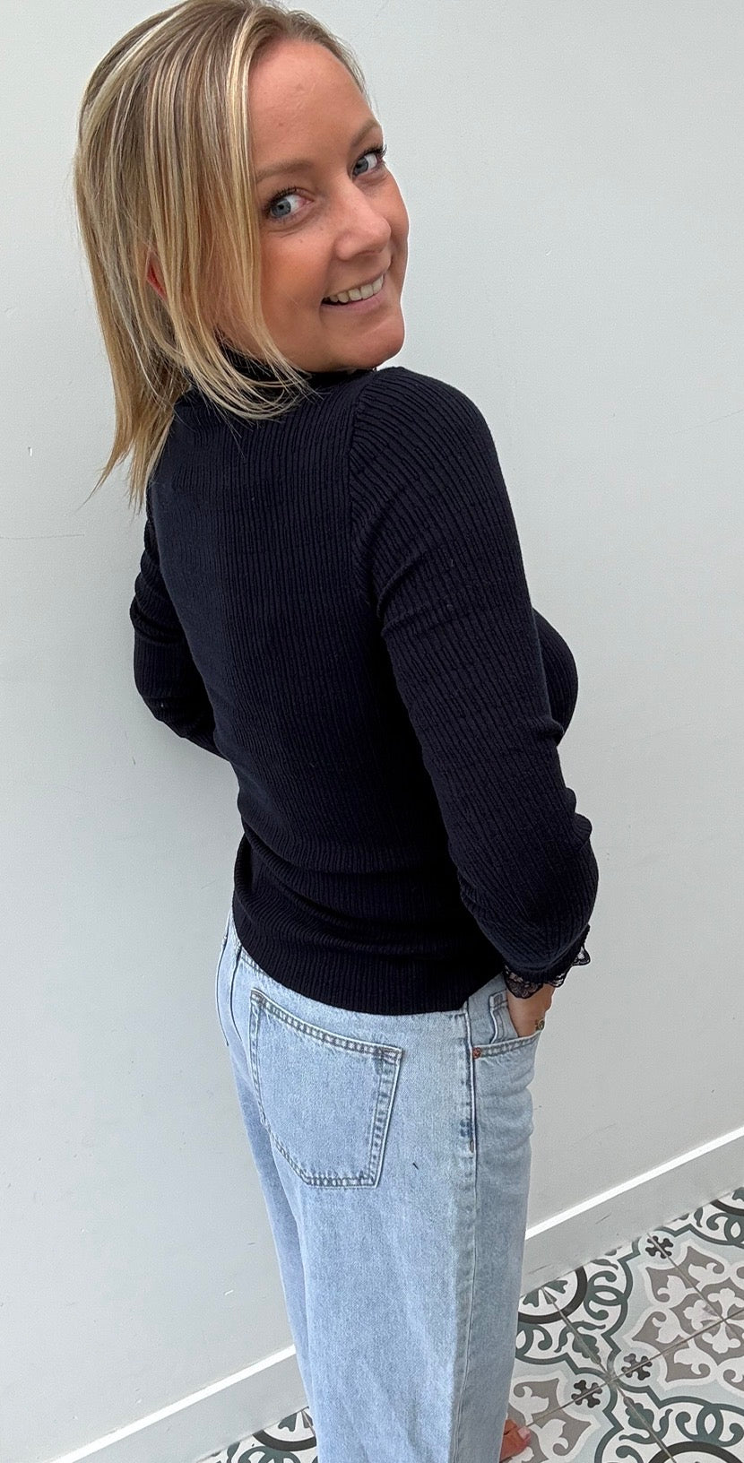 Lace detail knit