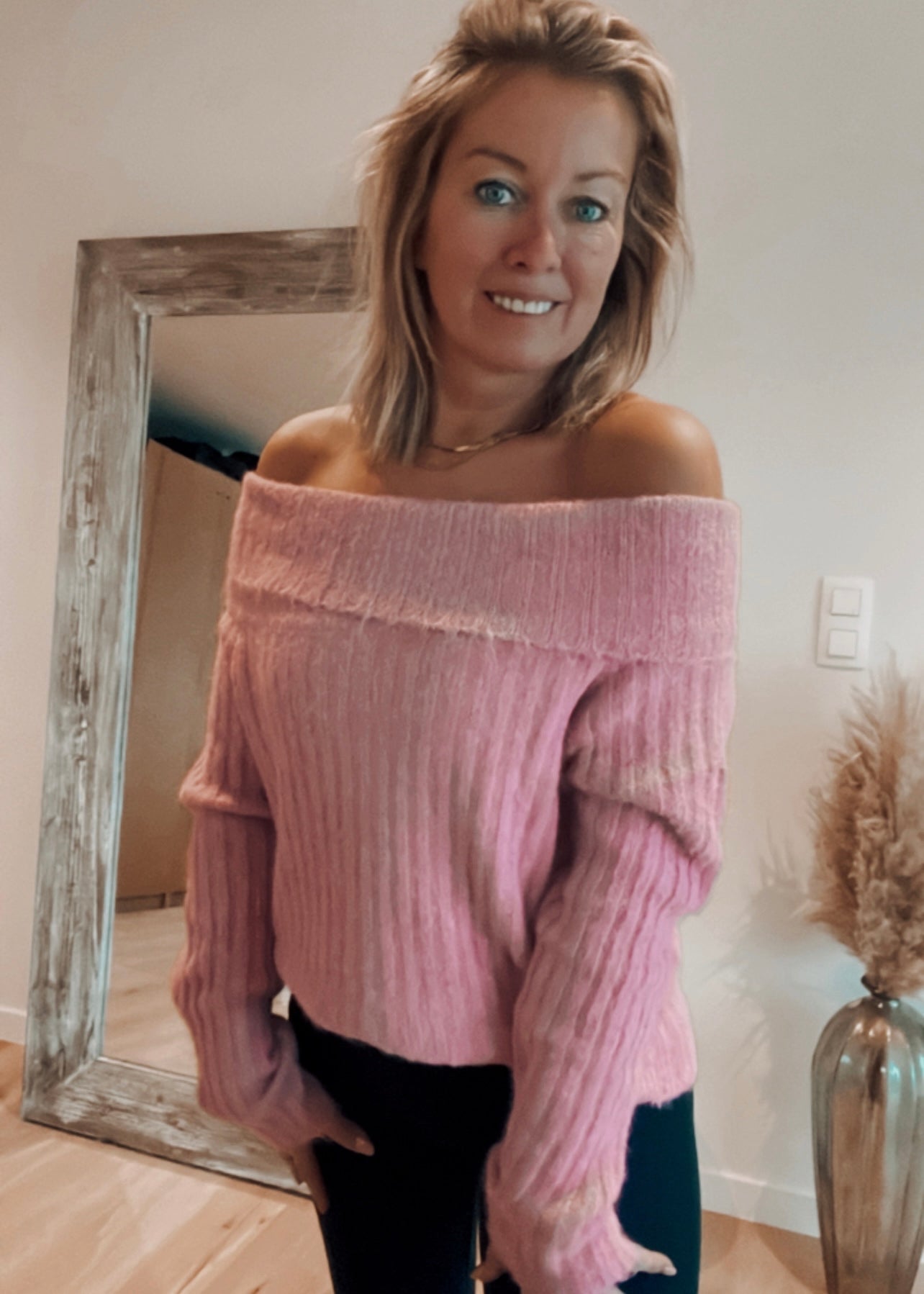 Nox pink sweater