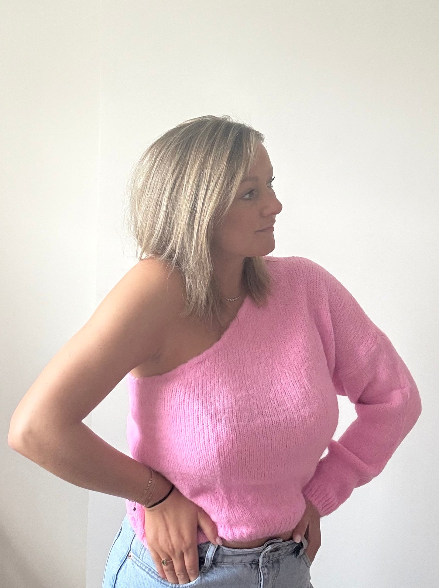 Off shoulder knit sweater TU