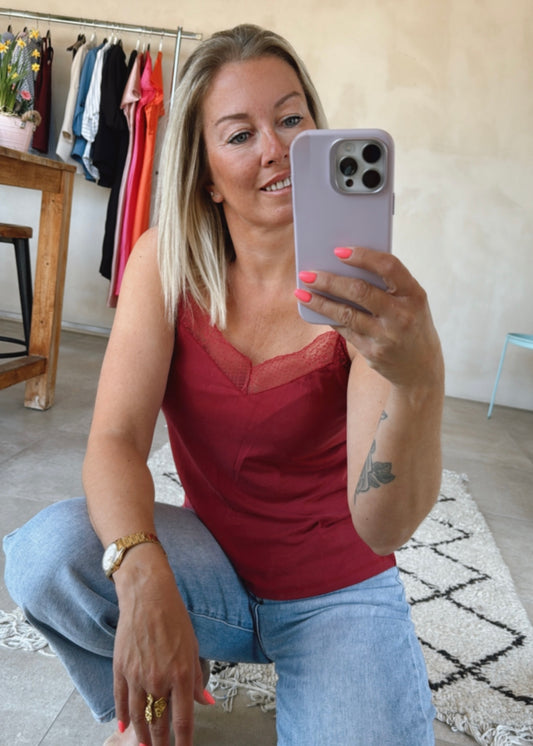 BURGUNDY TOP