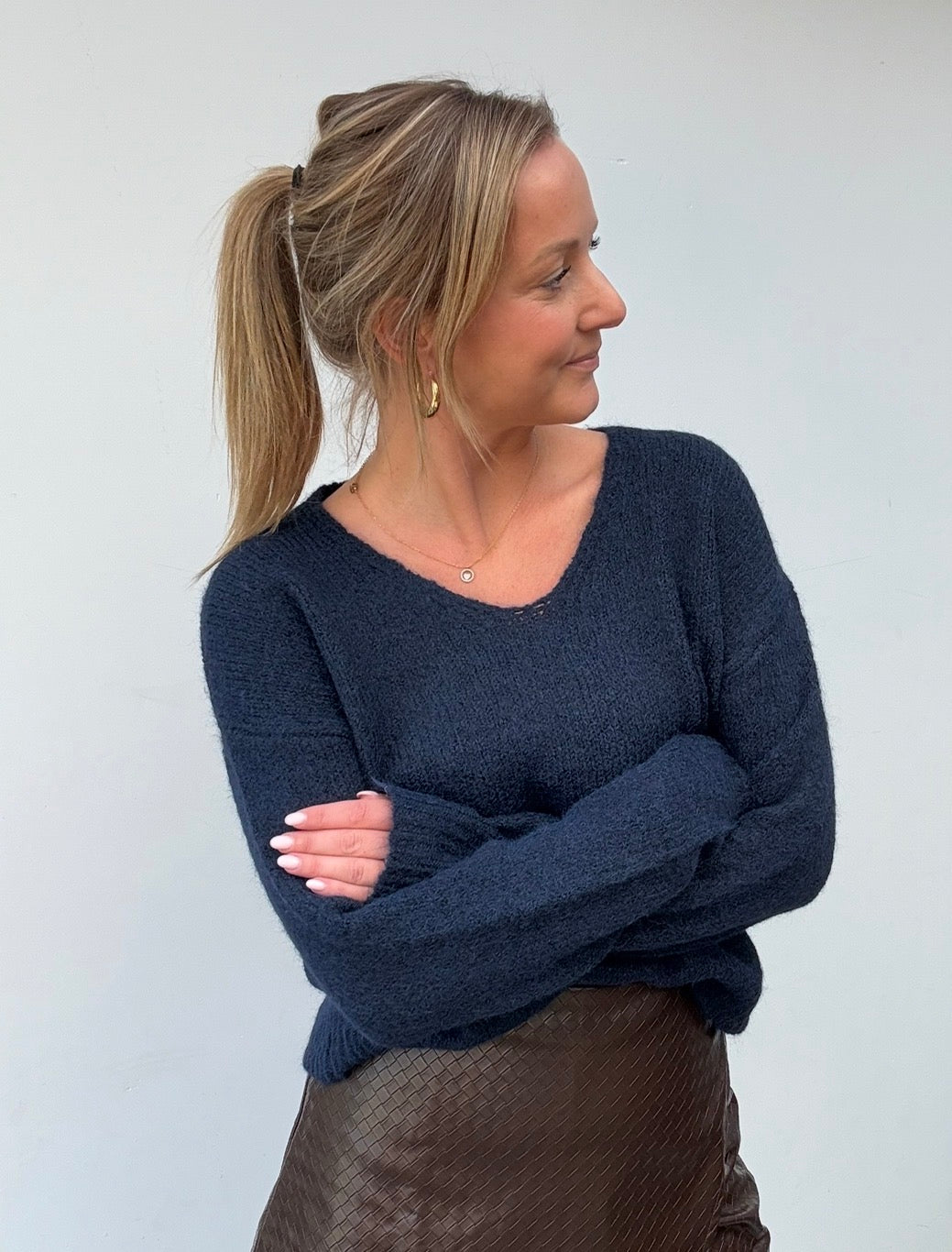 Gebreide trui met sjaal – donkerblauw TU