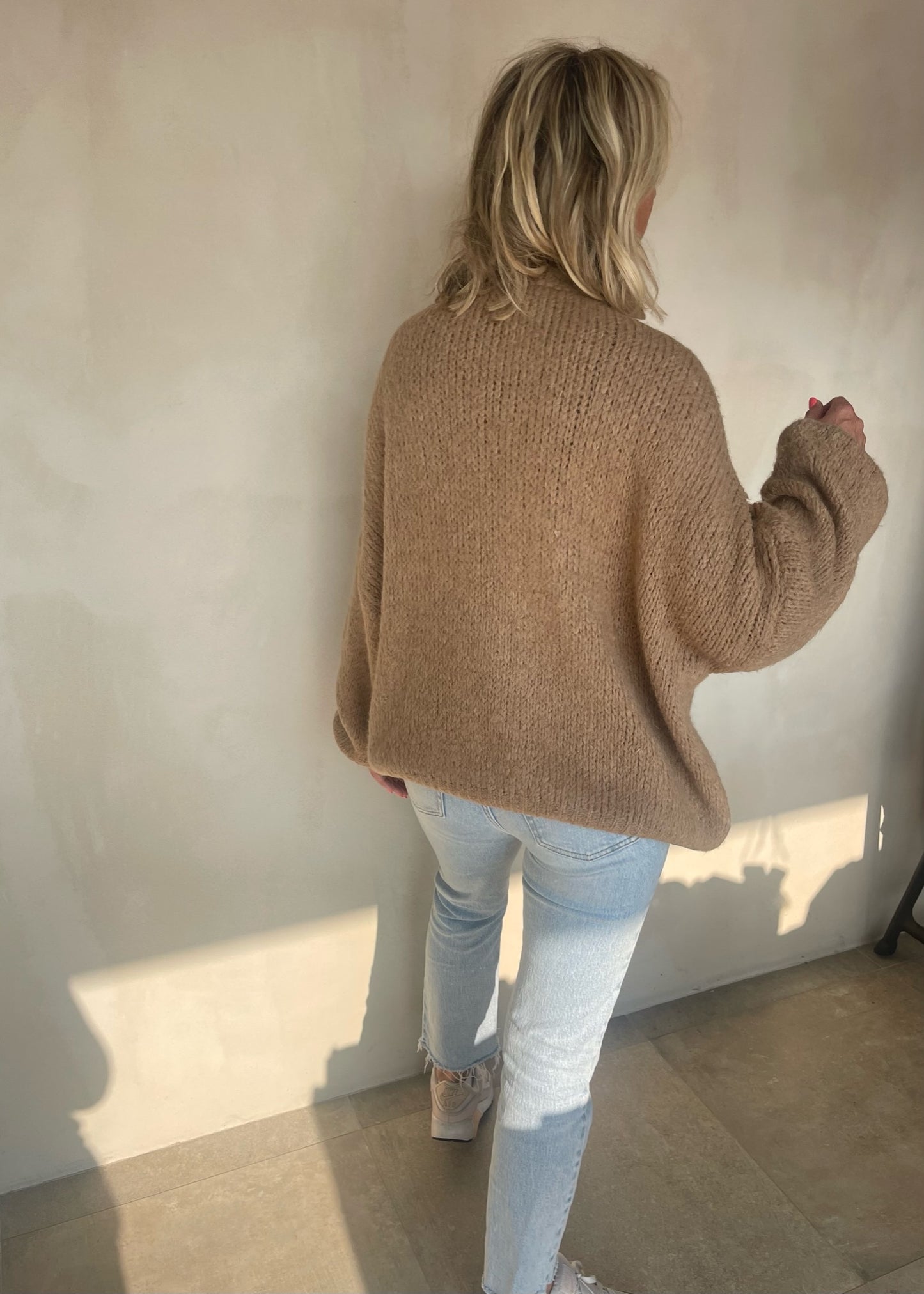 Lola Must-Have Cozy Pull Camel