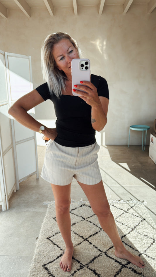 BEIGE SHORT