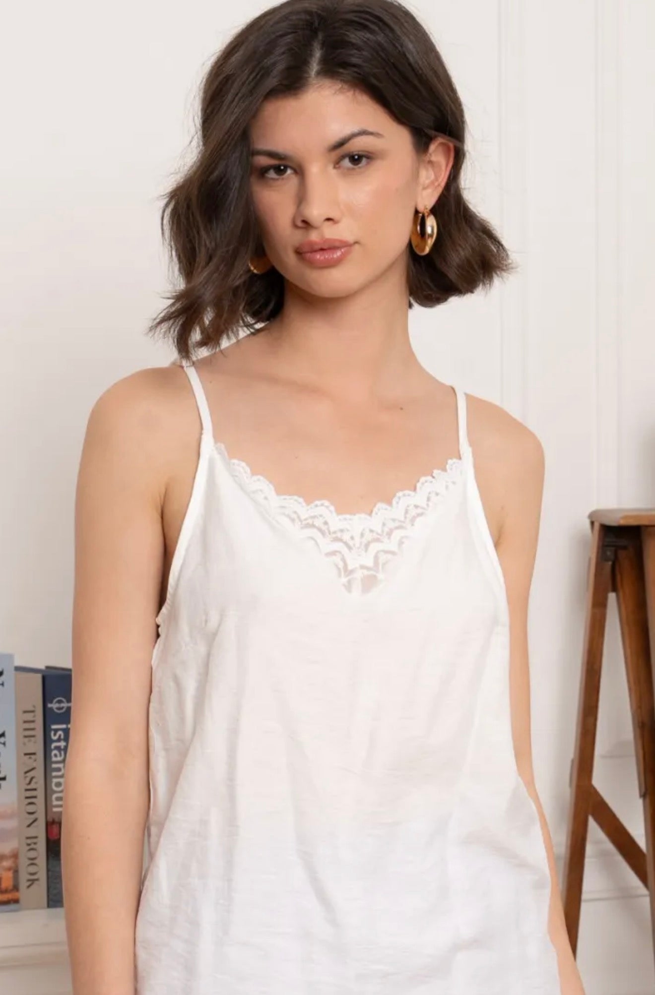 Elegante top met kant en open rug