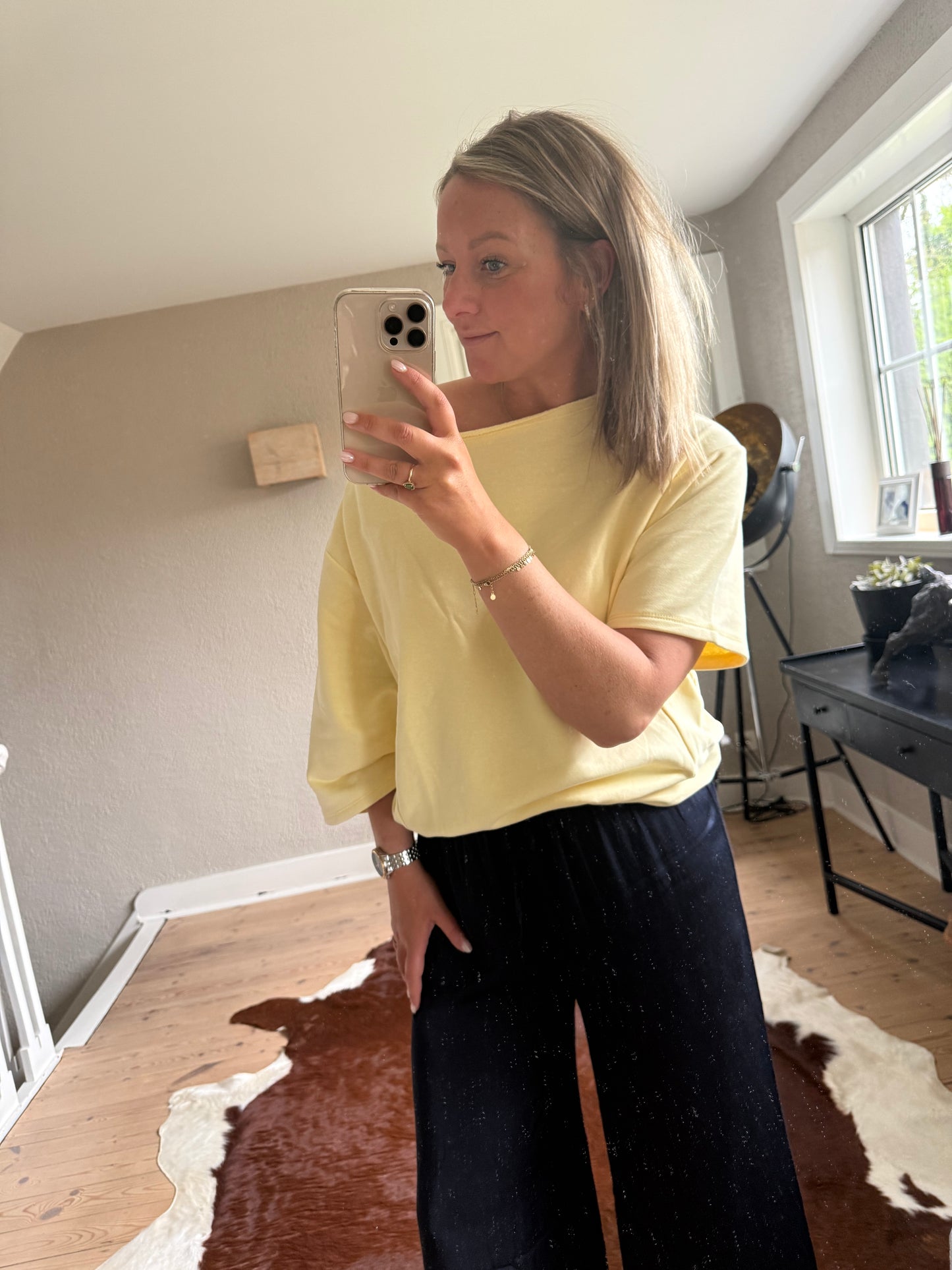 Relaxed off shoulder sweater TU