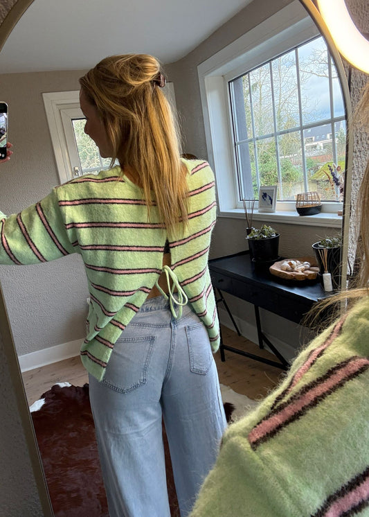 Truitje met strik TU mint