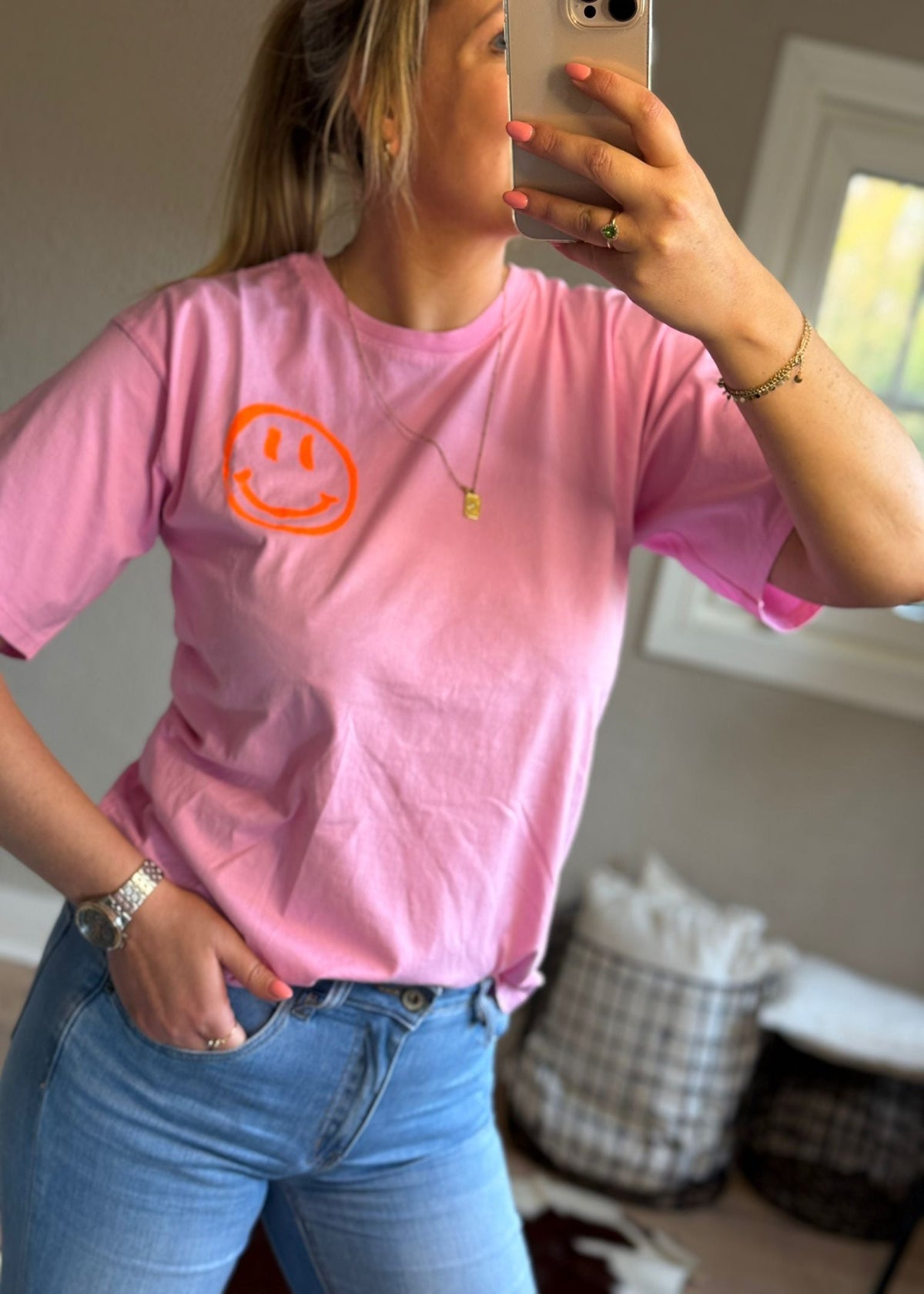 Laatste stuk 🔥 Tshirt smiley roze