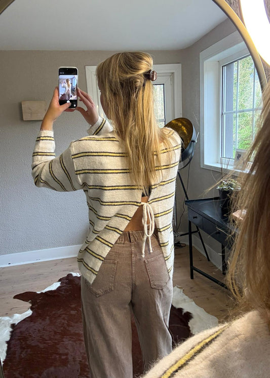 Truitje met strik TU beige