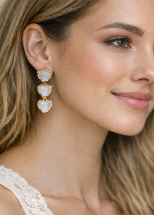 Oorbellen hartjes beige